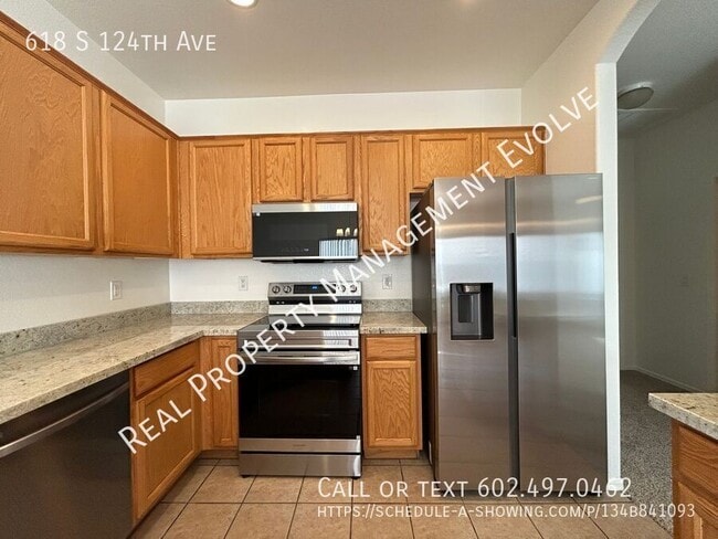 Building Photo - 618 S 124th Ave
