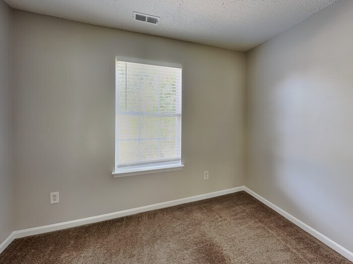 Building Photo - 2873 Signal Ct SW