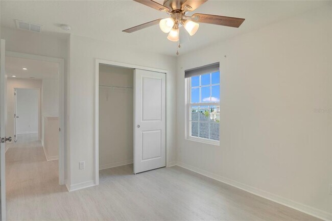 Building Photo - 3936 Fescue St