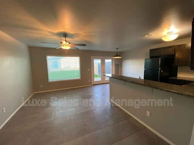 Building Photo - 6933 Mayberry Ln