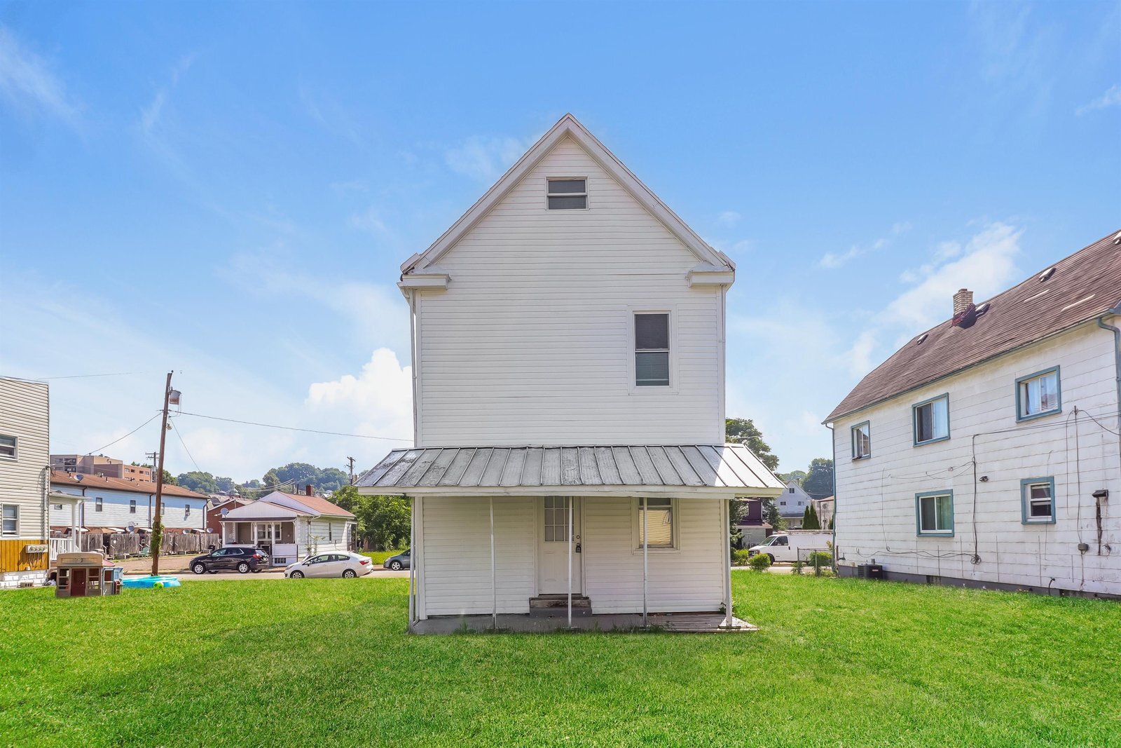 Building Photo - 1425 4th Ave