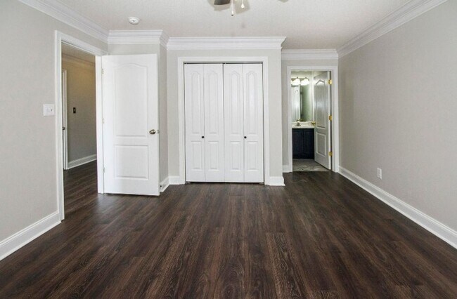 Building Photo - Knoxville 37912 - 2 bedroom, 2 bath home - Call Jean Chung (865) 386-1022