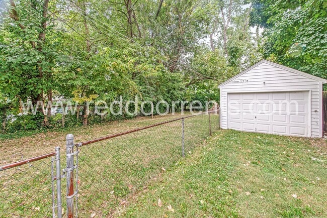 Building Photo - 4925 Crittenden Ave