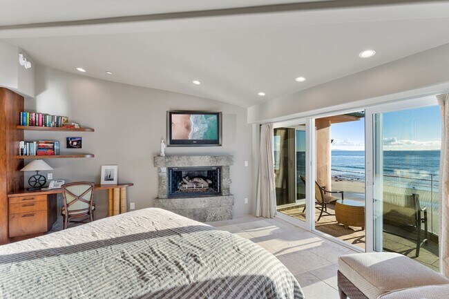Building Photo - GORGEOUS CUSTOM BEACH HOME - Solimar Beach...
