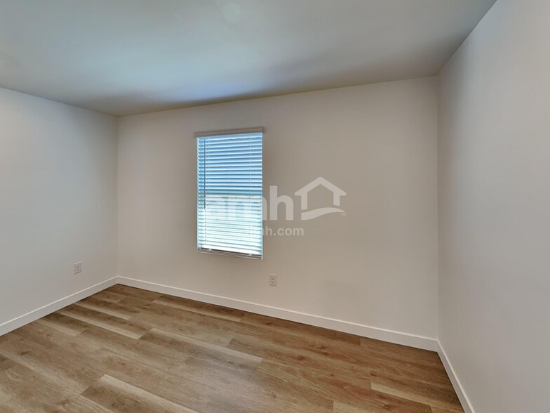 Building Photo - 6536 E Paseo Alga