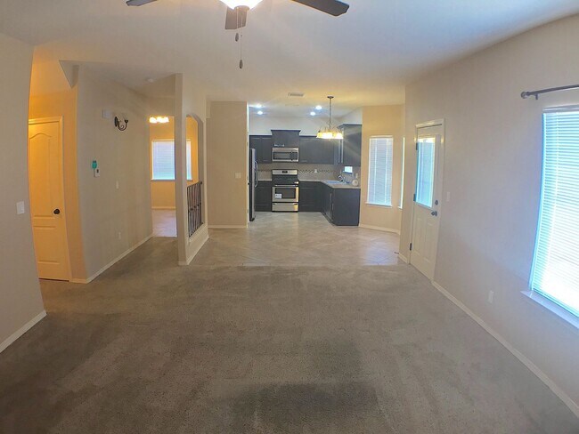 Building Photo - Northeast El Paso/Sandstone Ranch 4 bed Re...
