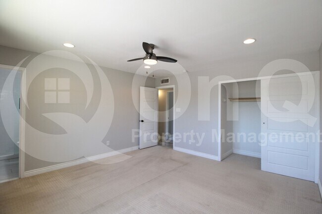 Building Photo - 1653 E Bishop Dr