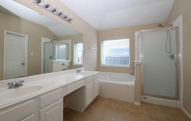 Building Photo - 14715 Country Rose Ln