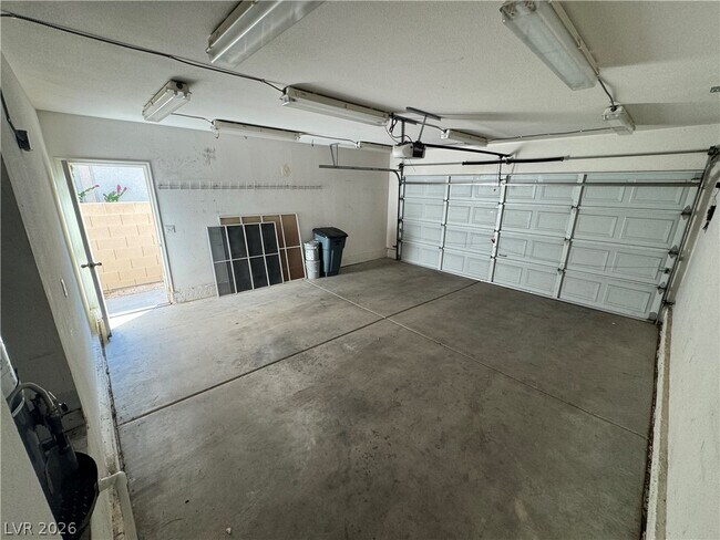 Building Photo - 1745 Park Mesa Ln