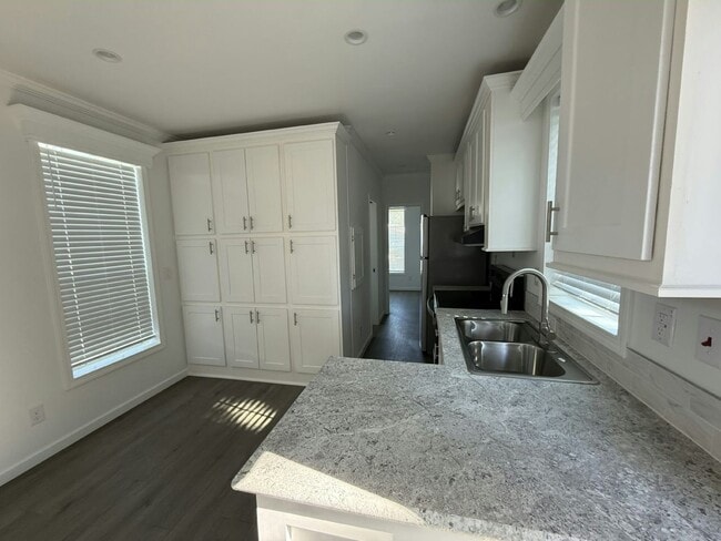 Building Photo - 7250 FL-44