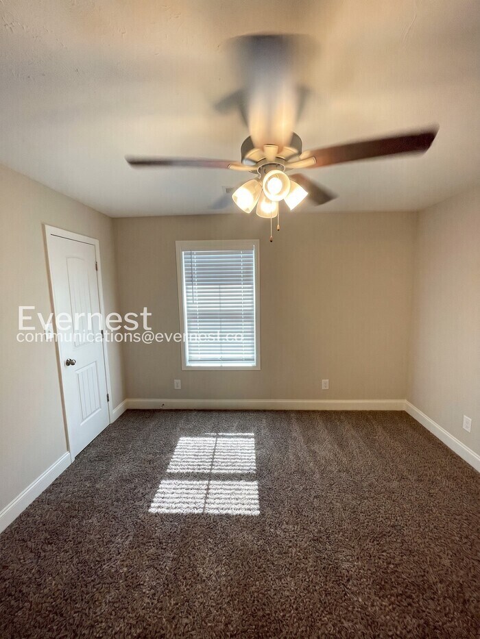 Building Photo - 1000 Henry Pl Blvd