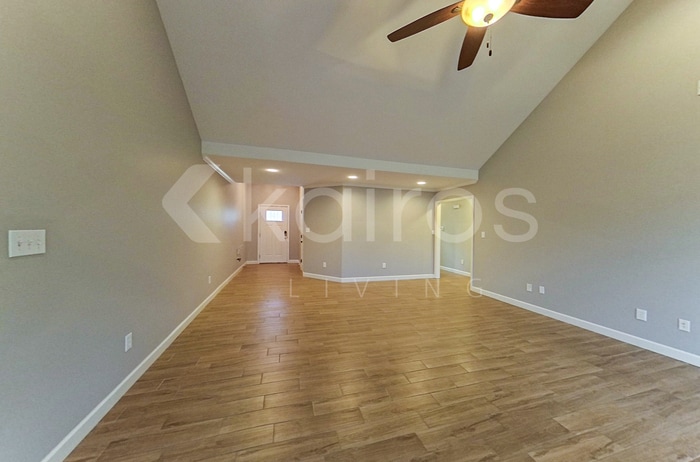 Building Photo - 706 Hickory Ave