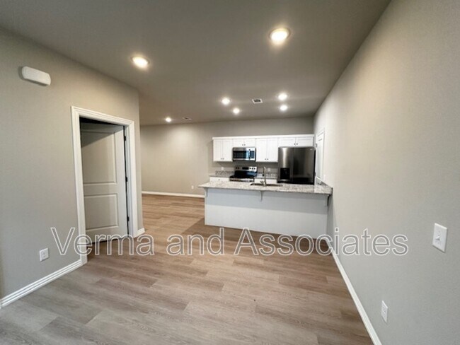 Building Photo - 1507 SW Casuarina Dr