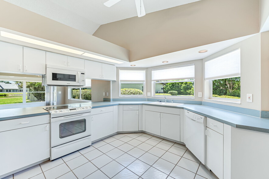 Building Photo - 2201 McGregor Park Cir