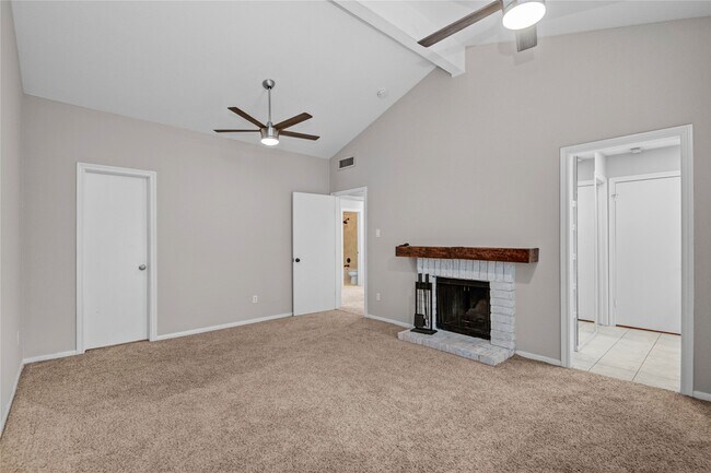 Building Photo - 11711 Memorial Dr
