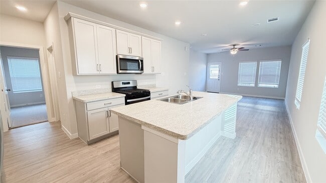 Building Photo - 16907 Pandora Wy