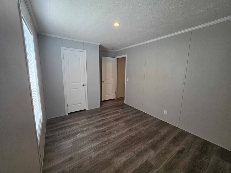 Building Photo - 62 Meggan Dr