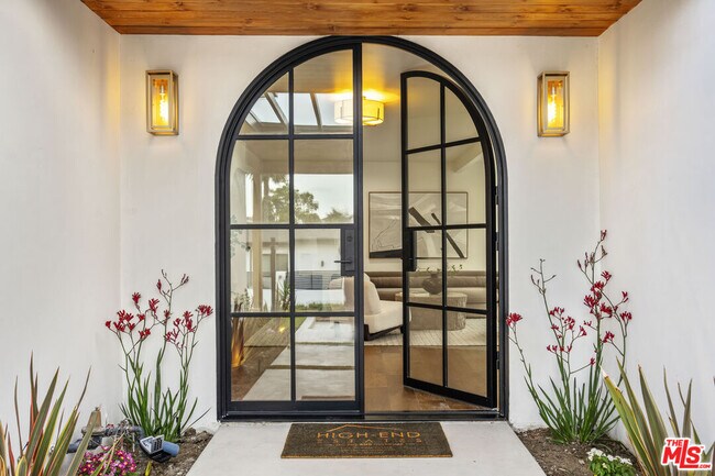 Building Photo - 4600 Don Quixote Dr