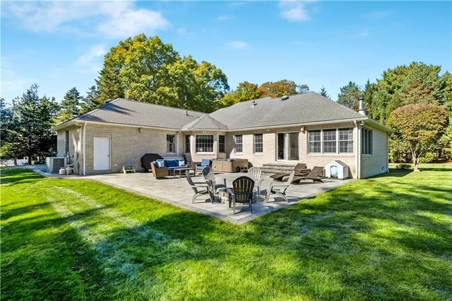 Building Photo - 9 Ridge Rd