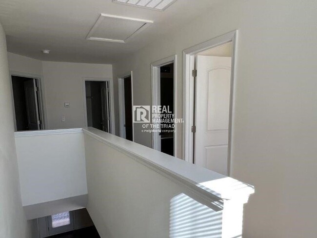 Building Photo - *Move in Special* - Newer Construction 4 B...