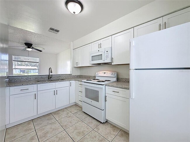 Building Photo - 3135 Hempstead Ave