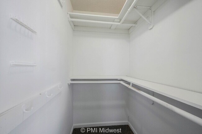 Building Photo - Charming 2-Bedroom, 2.5 Bath Home w/ Loft in Plainfield