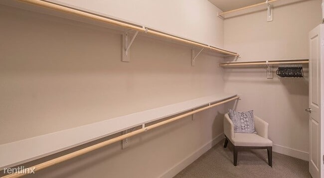 Building Photo - 2850 N Harwood St