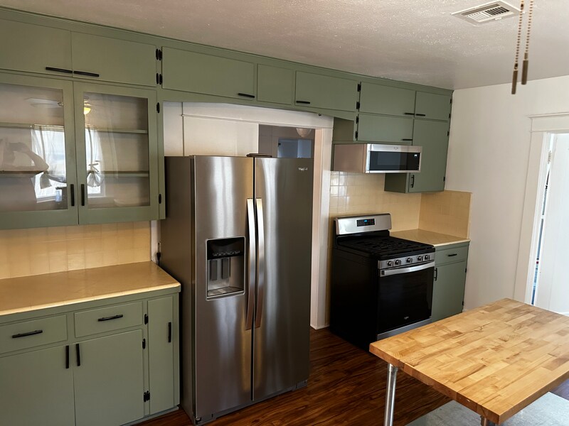 Building Photo - 4475 Larchwood Pl