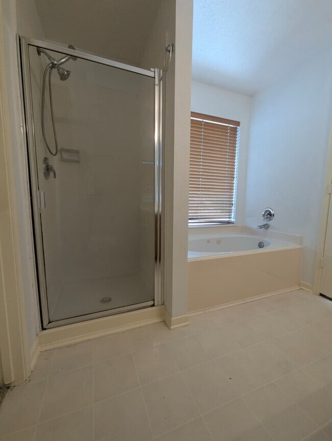 Building Photo - 13422 Sarento Village