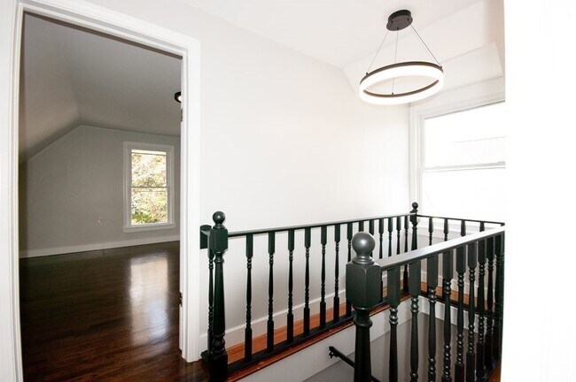 Building Photo - 30 Thornley St