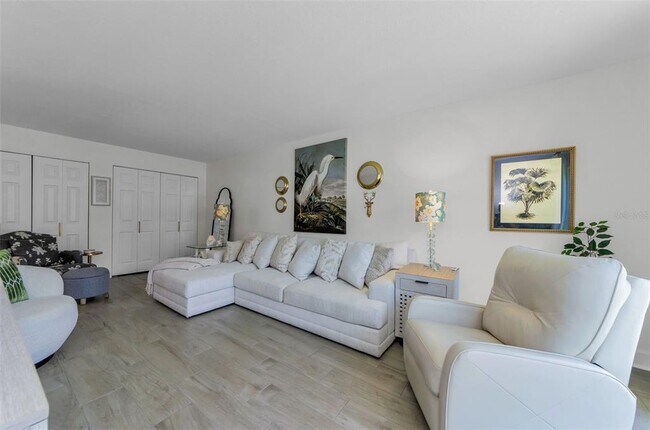 Building Photo - 2700 Bayshore Blvd