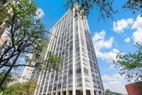 Building Photo - 5445 N Sheridan Rd