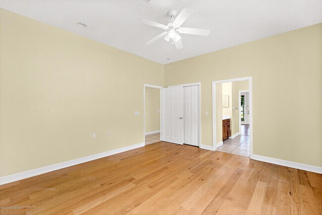 Building Photo - 845 S Tropical Trail