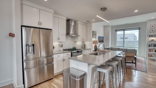 Building Photo - 3 Bedroom Townhome in 5 Points with Private Garage and Rooftop Deck
