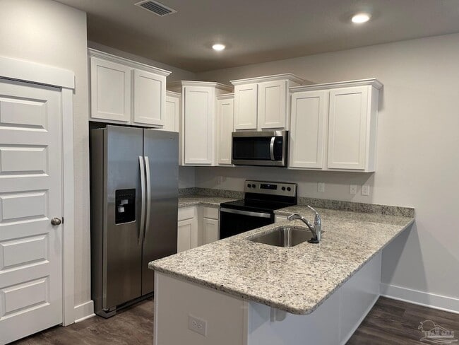 Building Photo - 1650 Iroquois Ct