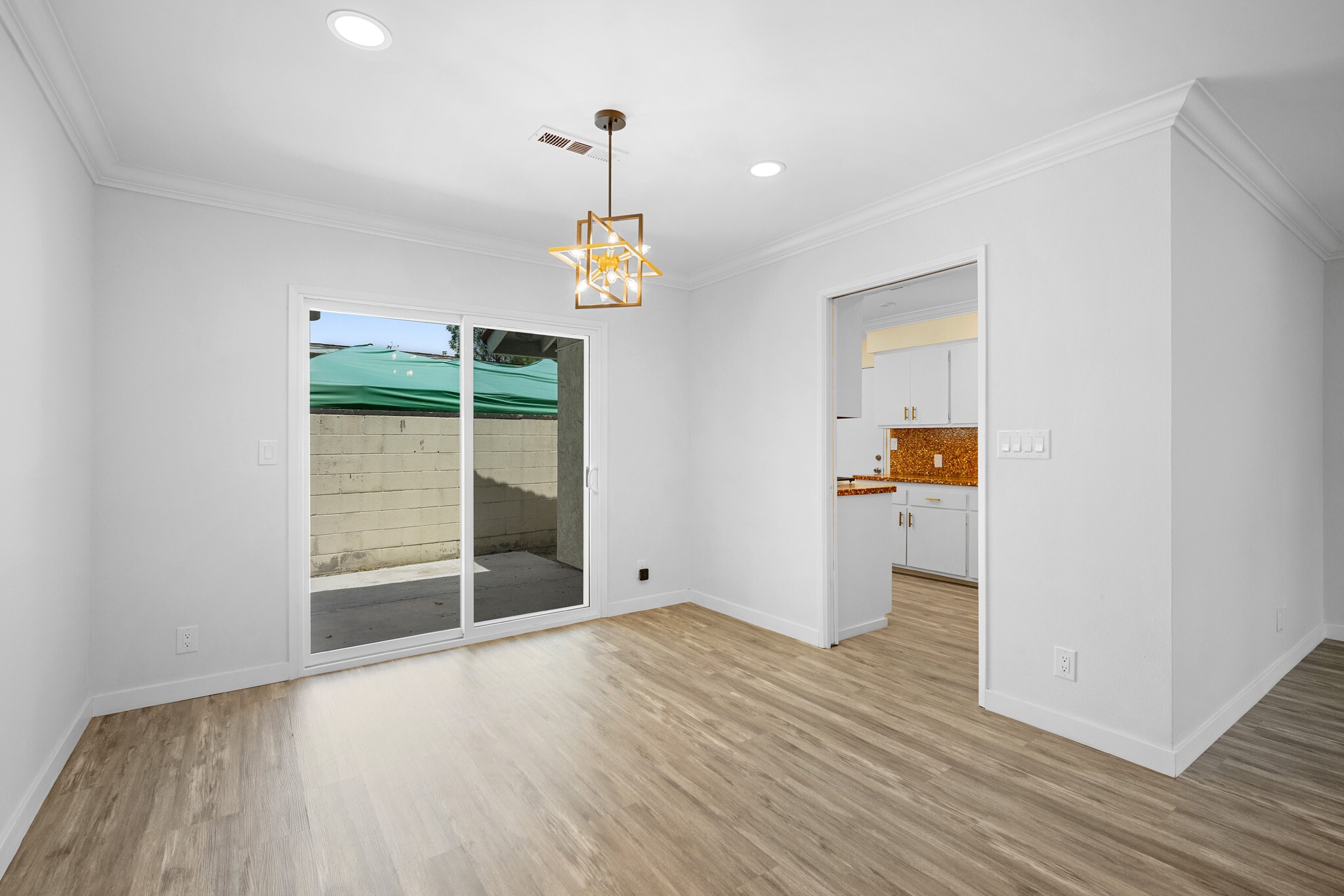 Building Photo - 575 Winona Way