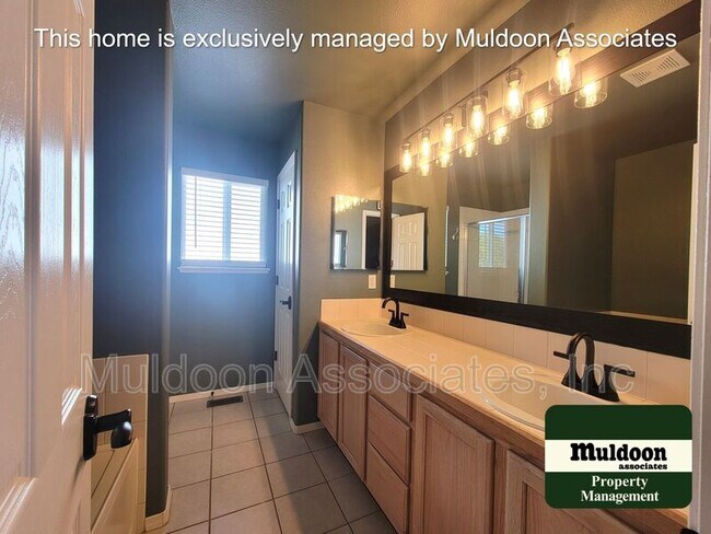 Building Photo - 6677 Wild Indigo Dr