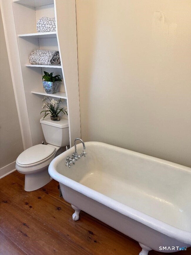 Building Photo - 21 High St