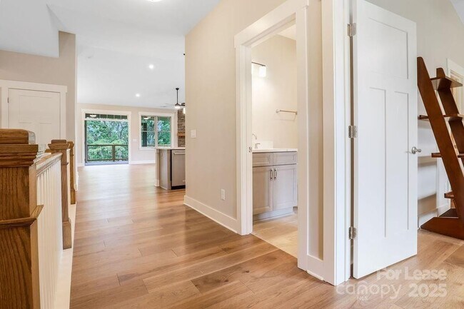 Building Photo - 21 Craftsman Overlook Rdg