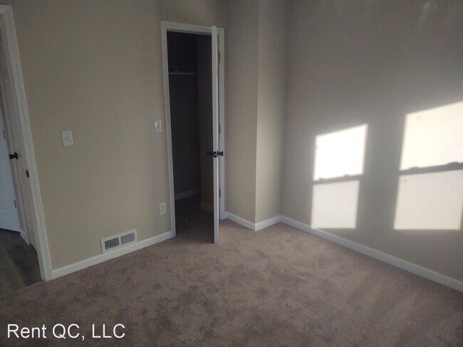 Building Photo - 2 br, 1 bath House - 637 23rd Ave
