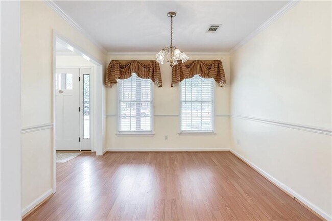 Building Photo - 2232 Woodbriar Dr