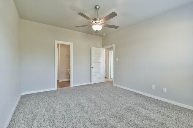 Building Photo - High Ceilings, Low Maintenance -Say Hello ...