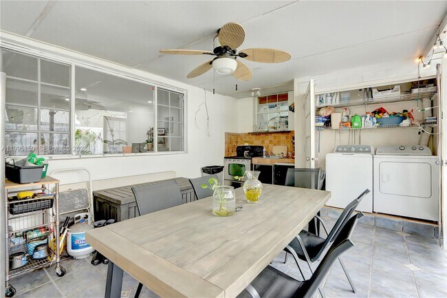 Building Photo - 5509 SW 6th St