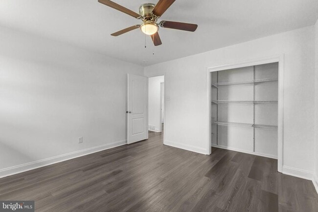 Building Photo - 215 Dolores Dr