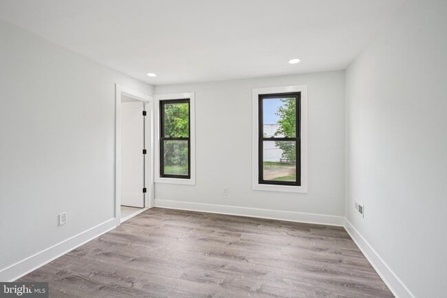 Building Photo - 3547 Finlaw Ave