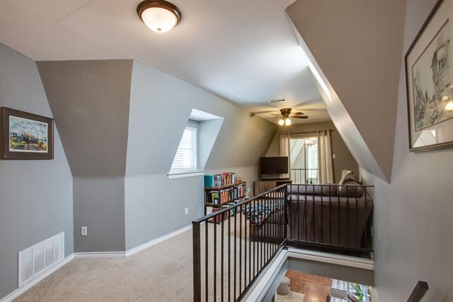 Building Photo - 137 Oak Haven Dr