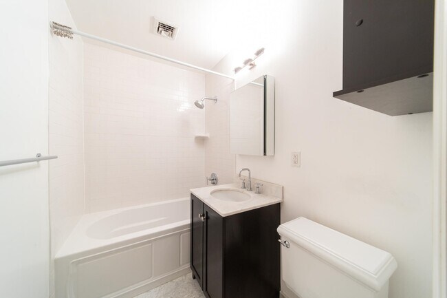 Building Photo - 227 Christopher Columbus Dr