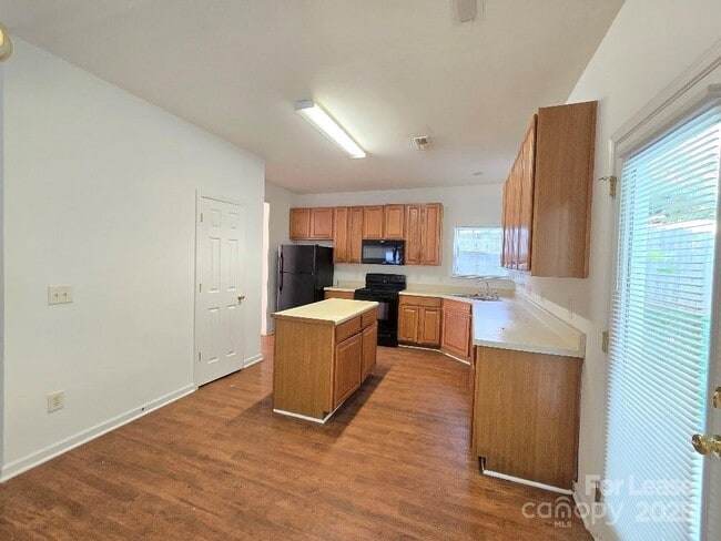 Building Photo - 4021 Fifendrum Ln