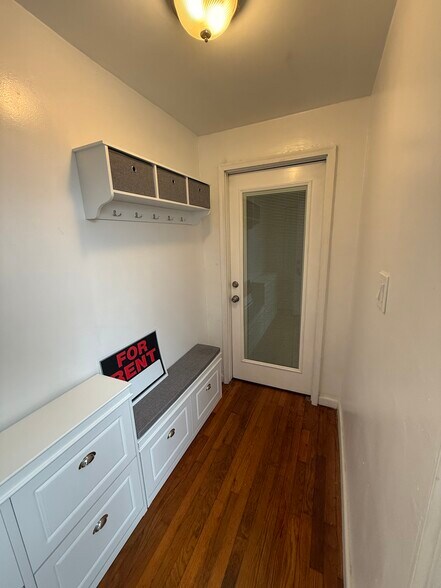 Building Photo - 8420 Little Neck Pky