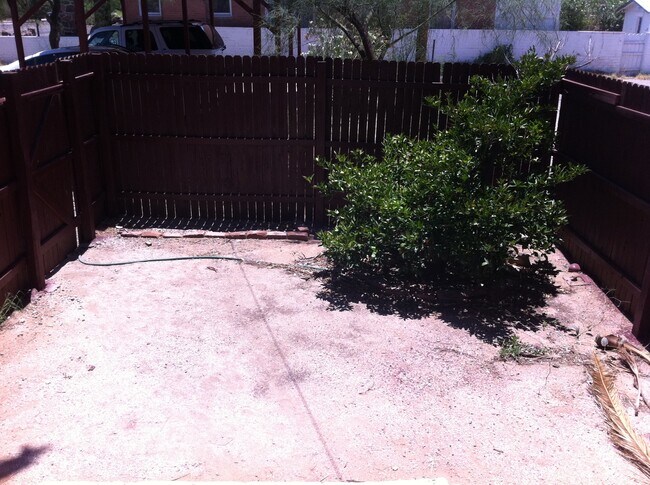 Primary Photo - 346 E Speedway Blvd